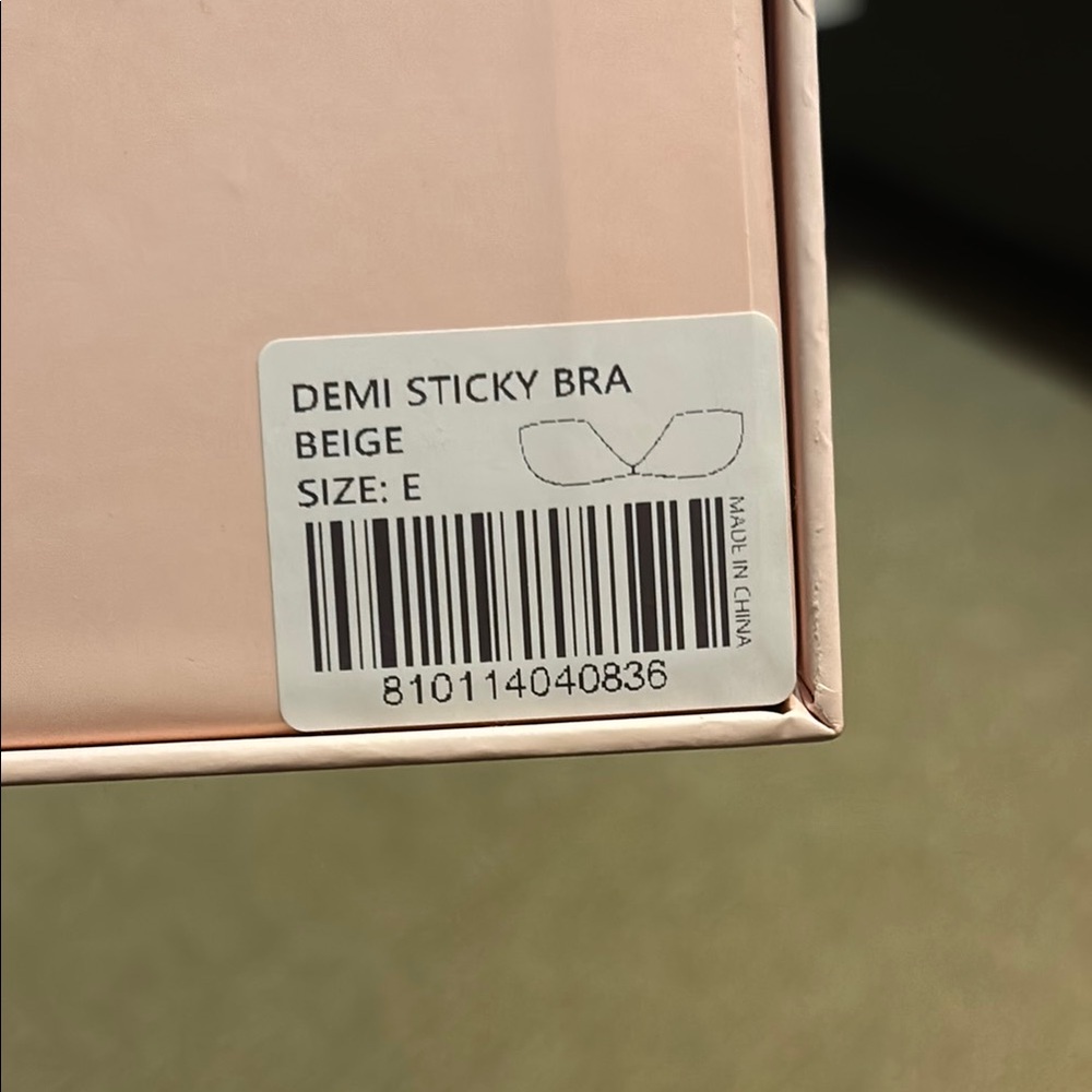 BOOMBA size E Demi Sticky Bra - Beige